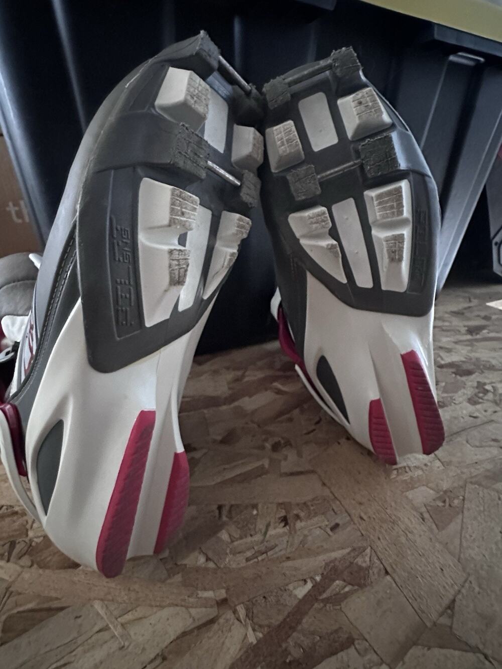 Salomon Vitane 8 Women's Cross-Country Ski Boots US Size 9